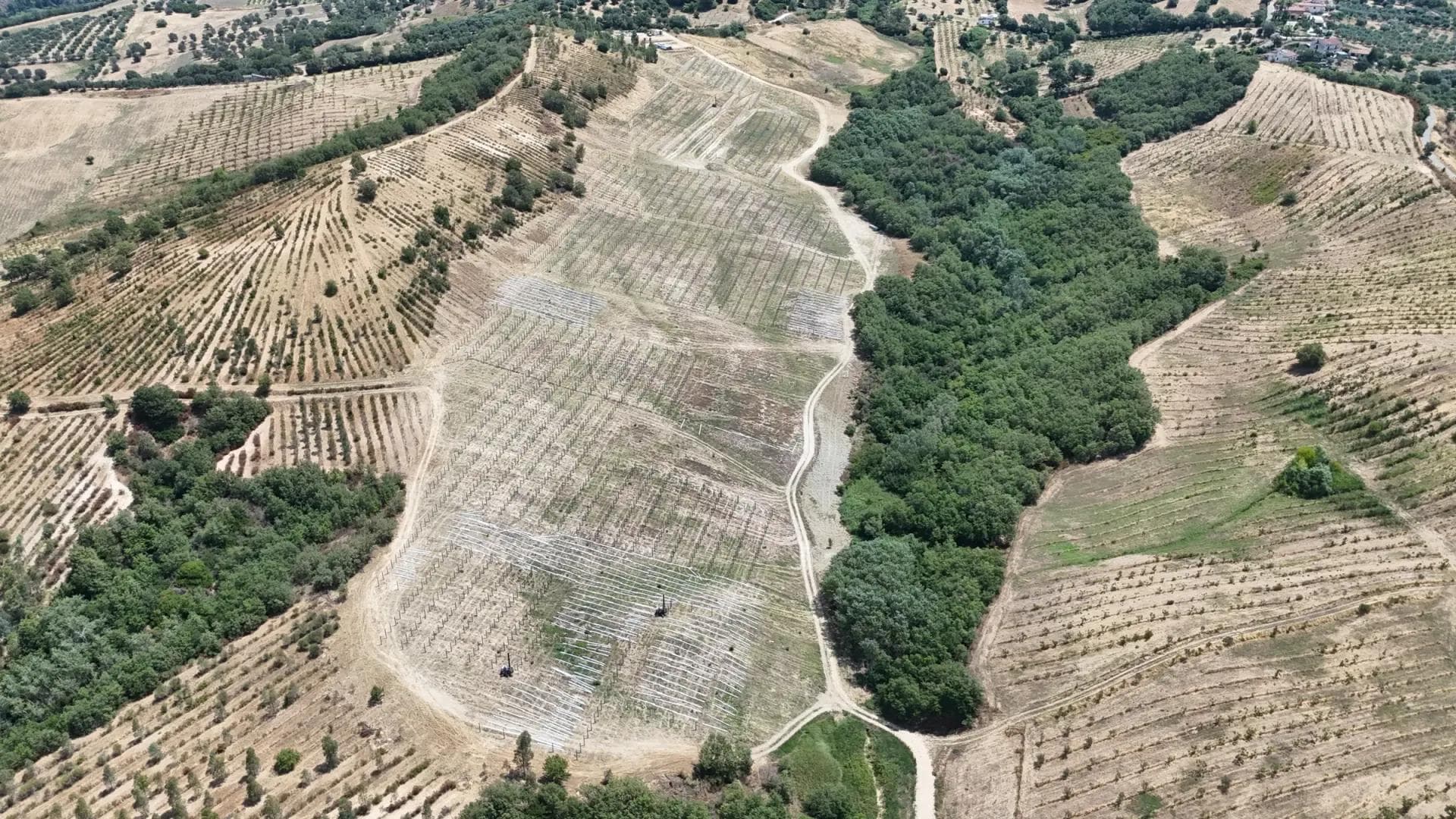 Vista aerea del sito agrivoltaico Bisignano 1 in costruzione
